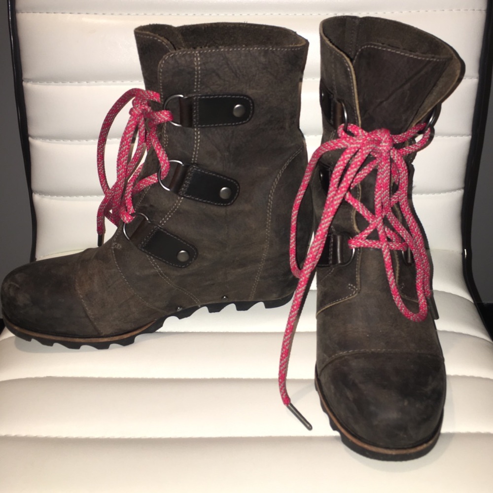 Sorel wedge boot